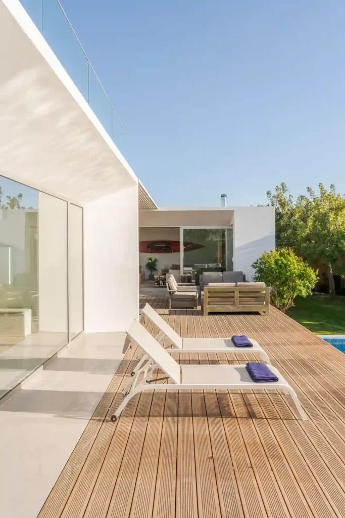 decking in los angeles